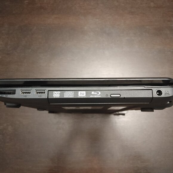 GOOD CONDITION TOSHIBA Satellite L650D 15" Black TestedWorking No HDD OS BATTERY - Picture 5 of 5